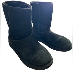 UGG Classic Short Fur Boots Black Suede Sheepskin Lined Shearling Booties Size 7
